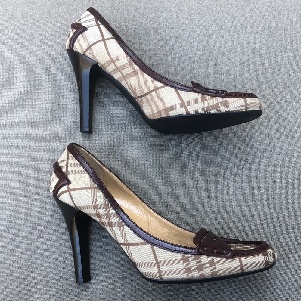 BURBERRY Signature Plaid Loafer Pump - Picture 3 of 12